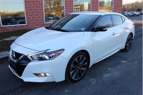 White 2016 Nissan Maxima 3.5 SR