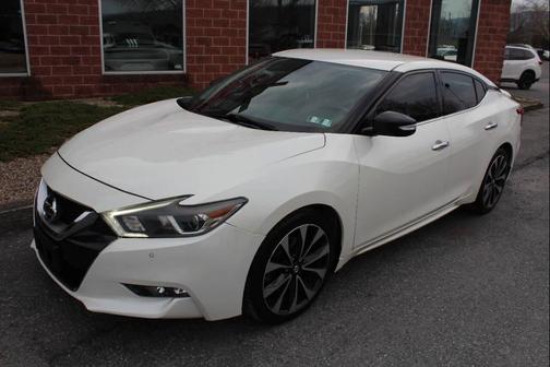 White 2016 Nissan Maxima 3.5 SR