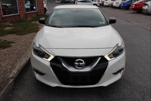 White 2016 Nissan Maxima 3.5 SR