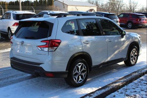 2022 Subaru Forester Premium