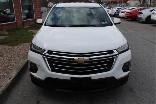 White 2023 Chevrolet Traverse LT Leather