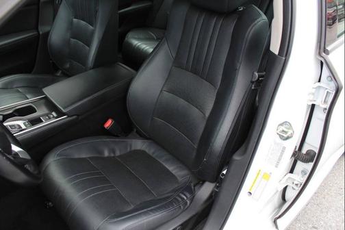 White 2018 Honda Accord EX-L 2.0T