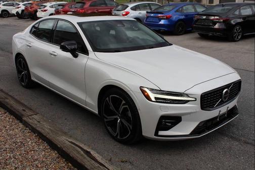 2024 Volvo S60 B5 Plus Dark Theme AWD 4dr Sedan