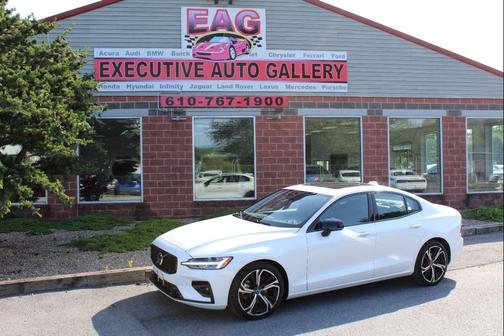 2024 Volvo S60 B5 Plus Dark Theme AWD 4dr Sedan