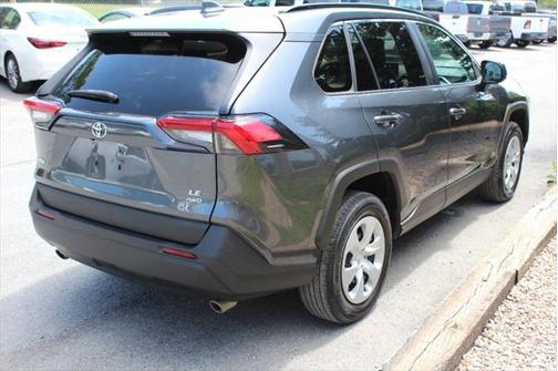 2020 Toyota RAV4 LE