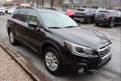 Black 2018 Subaru Outback 2.5i Premium