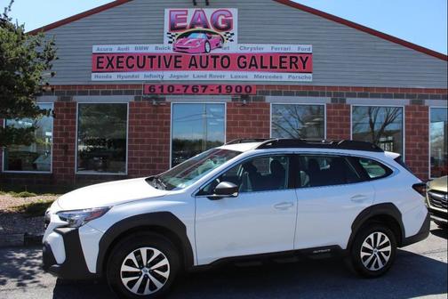 White 2025 Subaru Outback Base