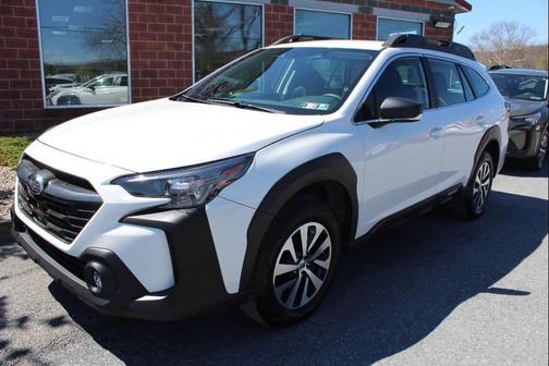 White 2025 Subaru Outback Base