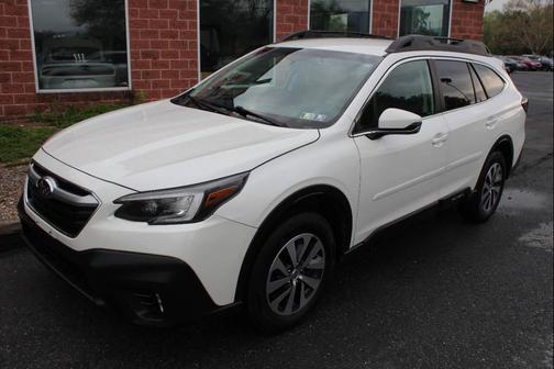 White 2022 Subaru Outback Premium
