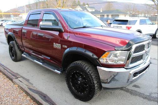 2017 RAM 2500 Tradesman 4x4 4dr Crew Cab 6.3 ft. SB Pickup