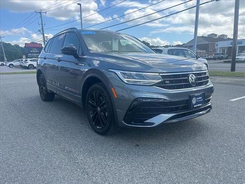 Platinum Gray Metallic 2022 Volkswagen Tiguan 2.0T SE R-Line Black