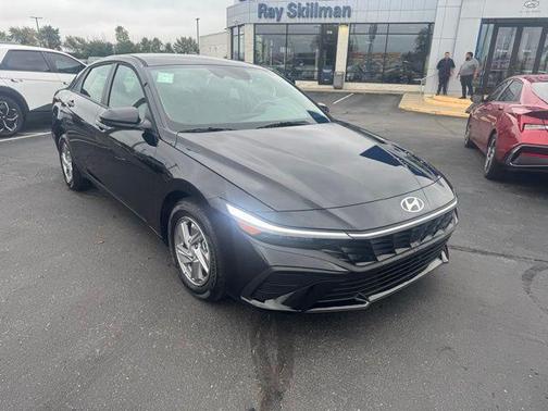 2025 Hyundai ELANTRA SE