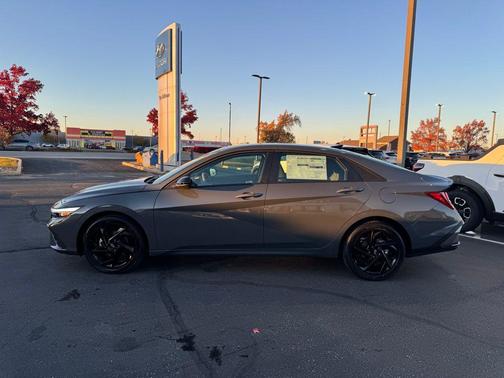 2026 Hyundai ELANTRA Sport