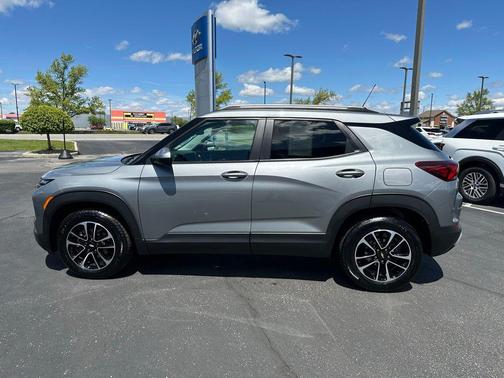 Sterling Gray Metallic 2024 Chevrolet Trailblazer LT