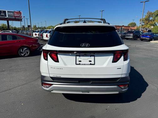 2026 Hyundai TUCSON SEL