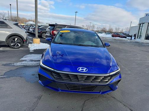2024 Hyundai ELANTRA SEL