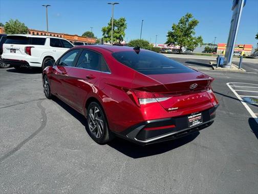 2025 Hyundai ELANTRA SEL