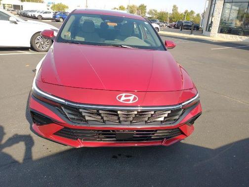 2025 Hyundai ELANTRA SEL