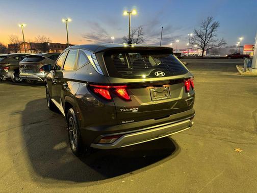 2026 Hyundai TUCSON Hybrid Blue SE