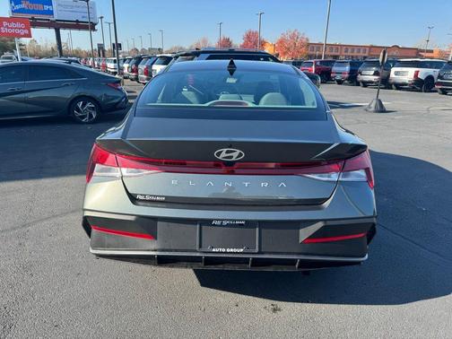 2026 Hyundai ELANTRA SE
