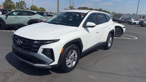 2025 Hyundai TUCSON SE