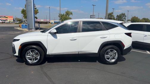 2025 Hyundai TUCSON SE