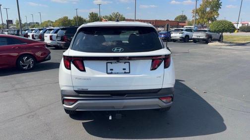 2025 Hyundai TUCSON SE