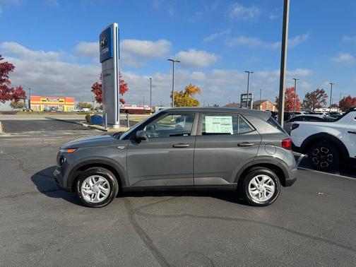 2026 Hyundai VENUE SE