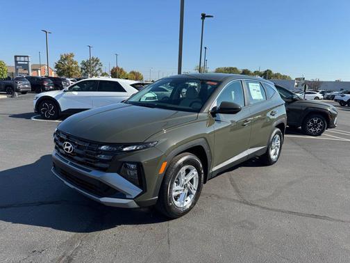 2026 Hyundai TUCSON SE