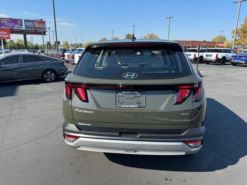 2026 Hyundai TUCSON SE