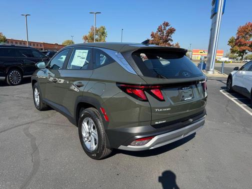 2026 Hyundai TUCSON SE