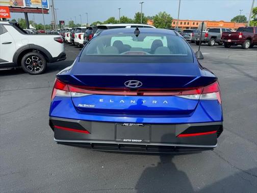 2025 Hyundai ELANTRA SE