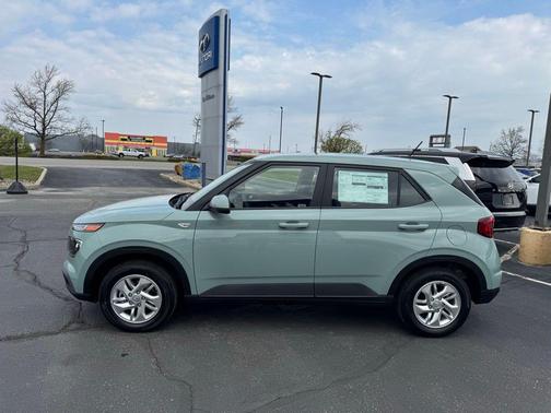 Mirage Green 2026 Hyundai VENUE SE