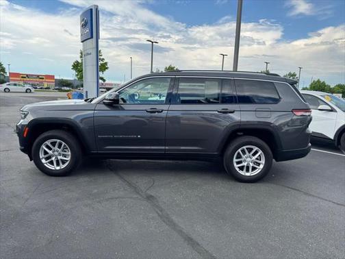 2022 Jeep Grand Cherokee L Laredo