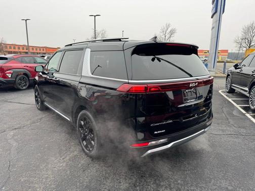 2022 Kia Carnival SX