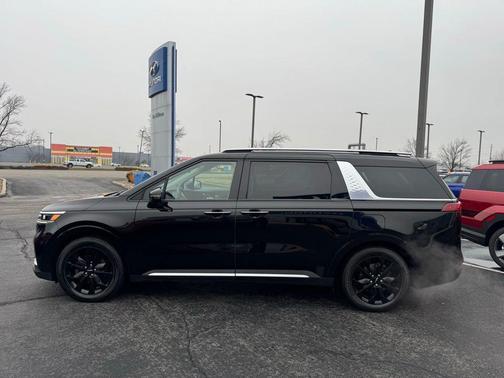 2022 Kia Carnival SX