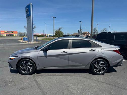 2025 Hyundai ELANTRA Sport