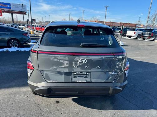 2026 Hyundai KONA SE