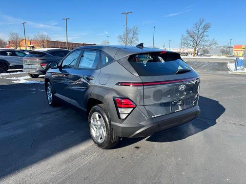 2026 Hyundai KONA SE