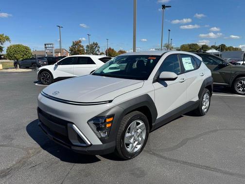 2026 Hyundai KONA SE
