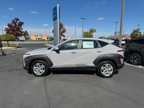 2026 Hyundai KONA SE