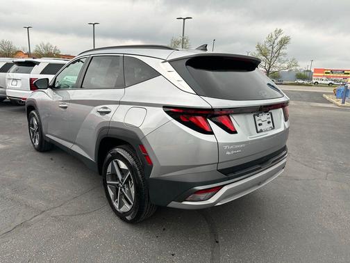 Shimmering Silver 2025 Hyundai TUCSON SEL