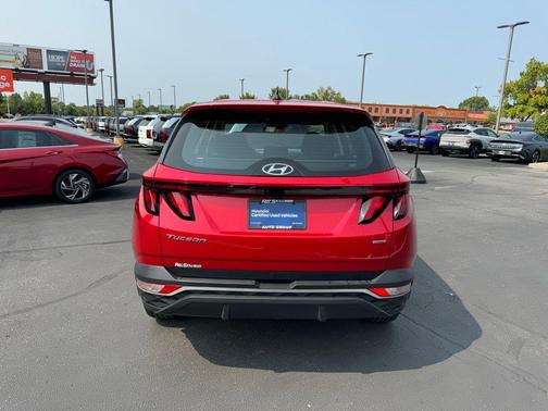 2023 Hyundai TUCSON SE