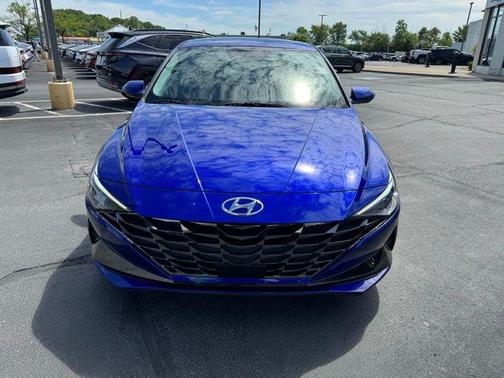 2022 Hyundai ELANTRA Limited