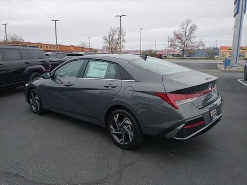 2025 Hyundai ELANTRA SEL