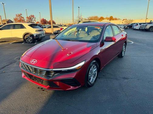 2026 Hyundai ELANTRA SE