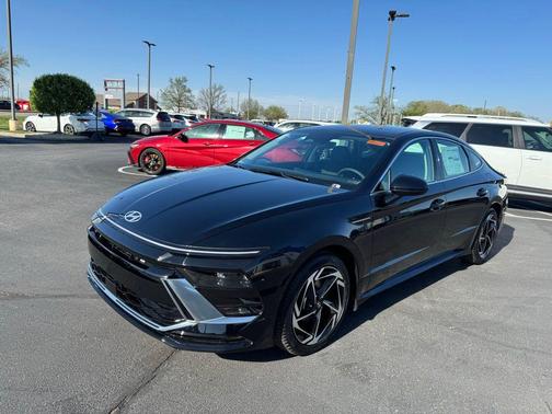 Abyss Black 2026 Hyundai SONATA SEL