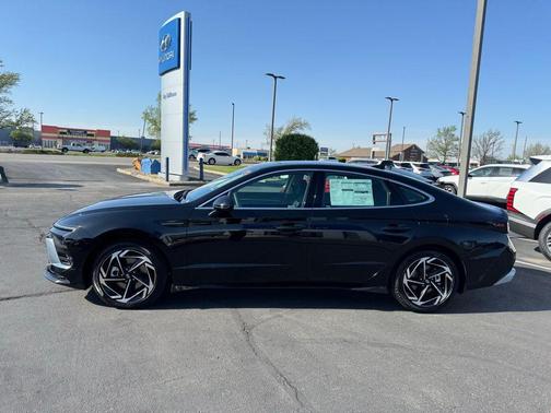 Abyss Black 2026 Hyundai SONATA SEL