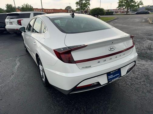2022 Hyundai SONATA SE