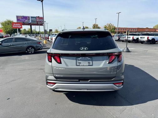 2026 Hyundai TUCSON SEL